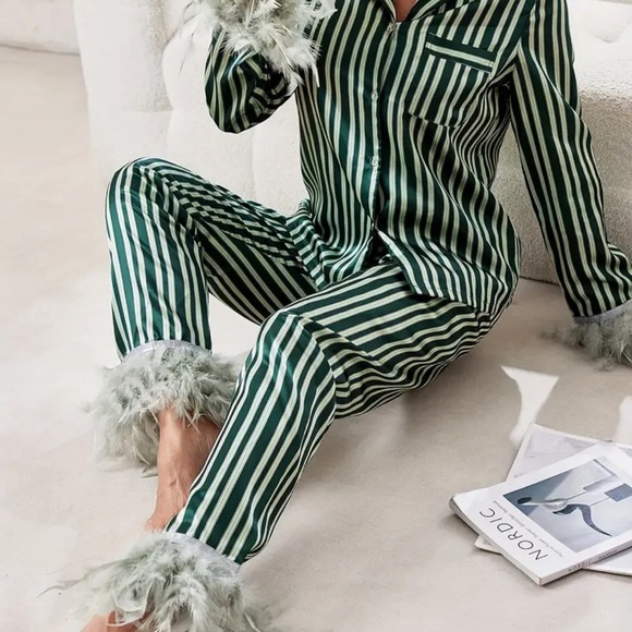 New | Unique Feather Striped Loungewear| Size M - Picture 4 of 5